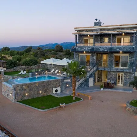 Queens Villas